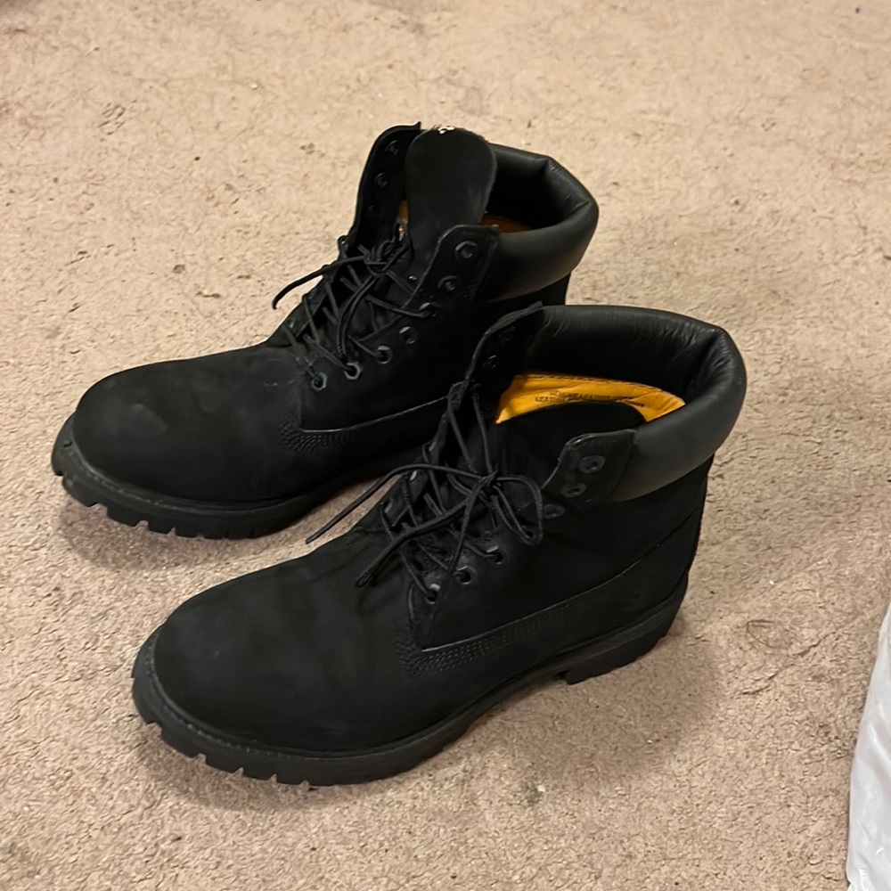 Black timberlands size 11